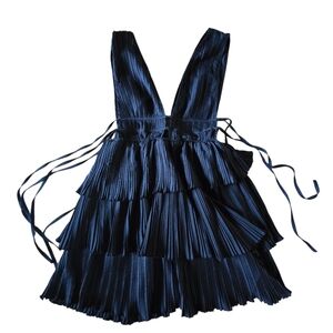 Vestis M Creped Tiered Little Black Dress Size L EUC